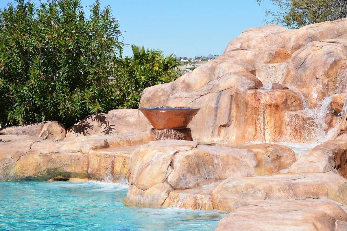 Piscine non imposable : les critères à respecter en 2026